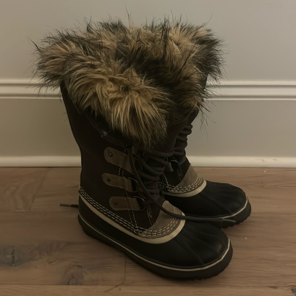 Sorel boots - Picture 1 of 6